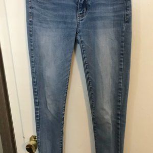 Mid-rise American Eagle Skinny Jeans